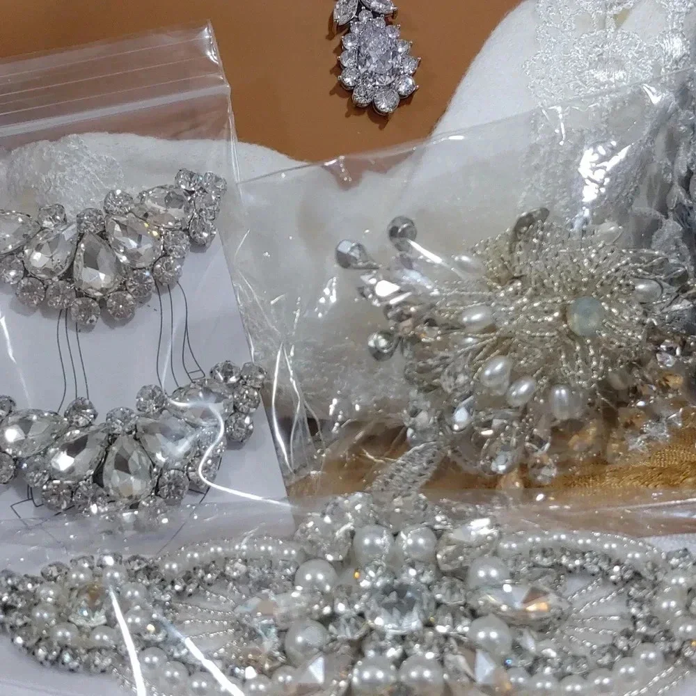 7pc One-Of-A-Kind Bridal Tiara Set for Weddings - Picture 6 of 17